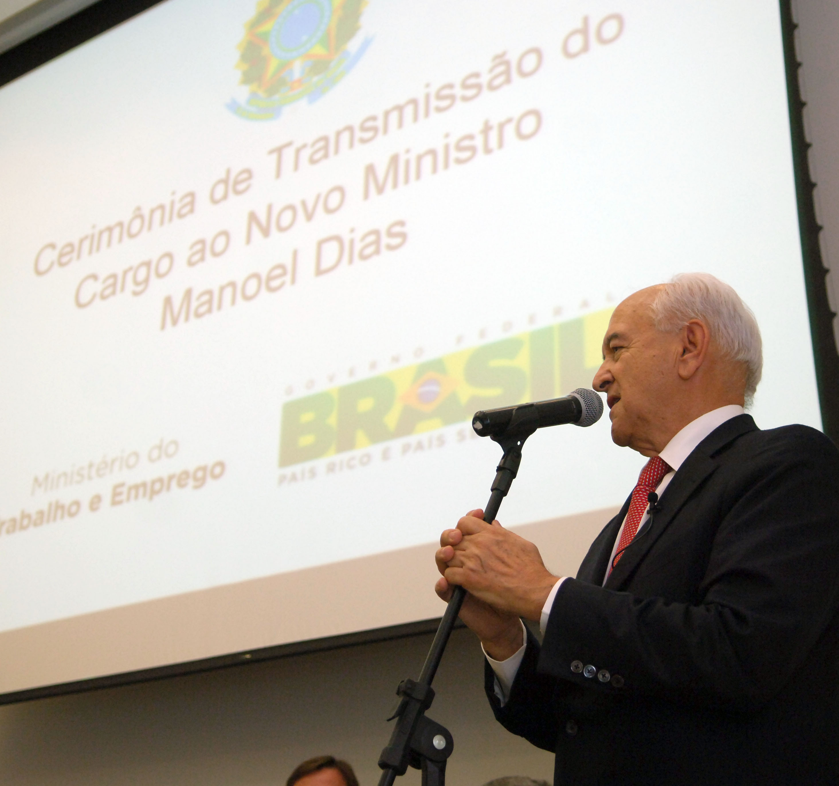 Ministro do trabalho Manoel Dias durante transmissao de cargo.