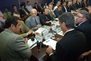 Ministro Carlos Lupi durante lançamento oficial de linha de credito para segmento de veiculos usados.