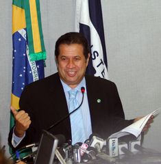 Ministro Carlos Lupi durante coletiva sobre ampliaçao do seguro desemprego
