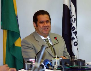 Ministro Carlos Lupi durante coletiva sobre caged de março de 2009