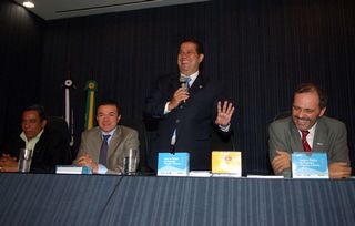 Ministro Carlos Lúpi durante lançamento do anuario do sistema publico de emprego,trabalho e renda ,em parceria com dieese.