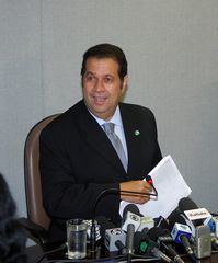 Ministro Carlos Lupi durante coletiva apos divulgaçao do caged de abril de 2009.