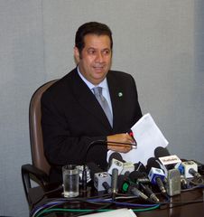 Ministro Carlos Lupi durante coletiva apos divulgaçao do caged de 2009.