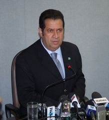 Ministro Carlos Lupi durante coletiva apos divulgaçao do caged de abril de 2009.