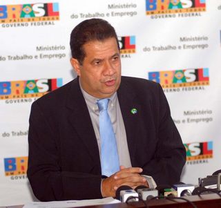 Ministro Carlos Lupi durante coletiva apos divulgaçao do caged de fevereiro de 2010.