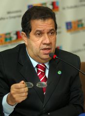 Ministro Carlos Lupi durante coletiva apos divulgaçao do caged de março de 2010.