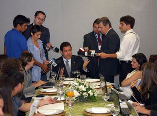Ministro Carlos lupi durante coletiva apos balanço sobre investimento recursos do fgts.